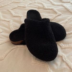 Dream Pairs Black clogs